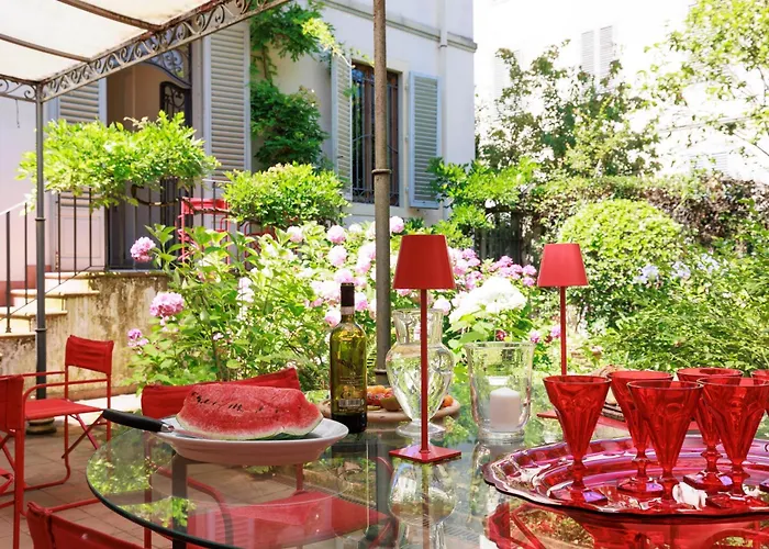 Florence Huge Apartment With Private Garden